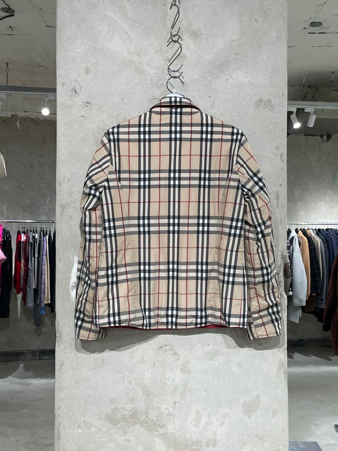 버버리 베이지 앤 레드 리버시블 집업 자켓 상품이미지4