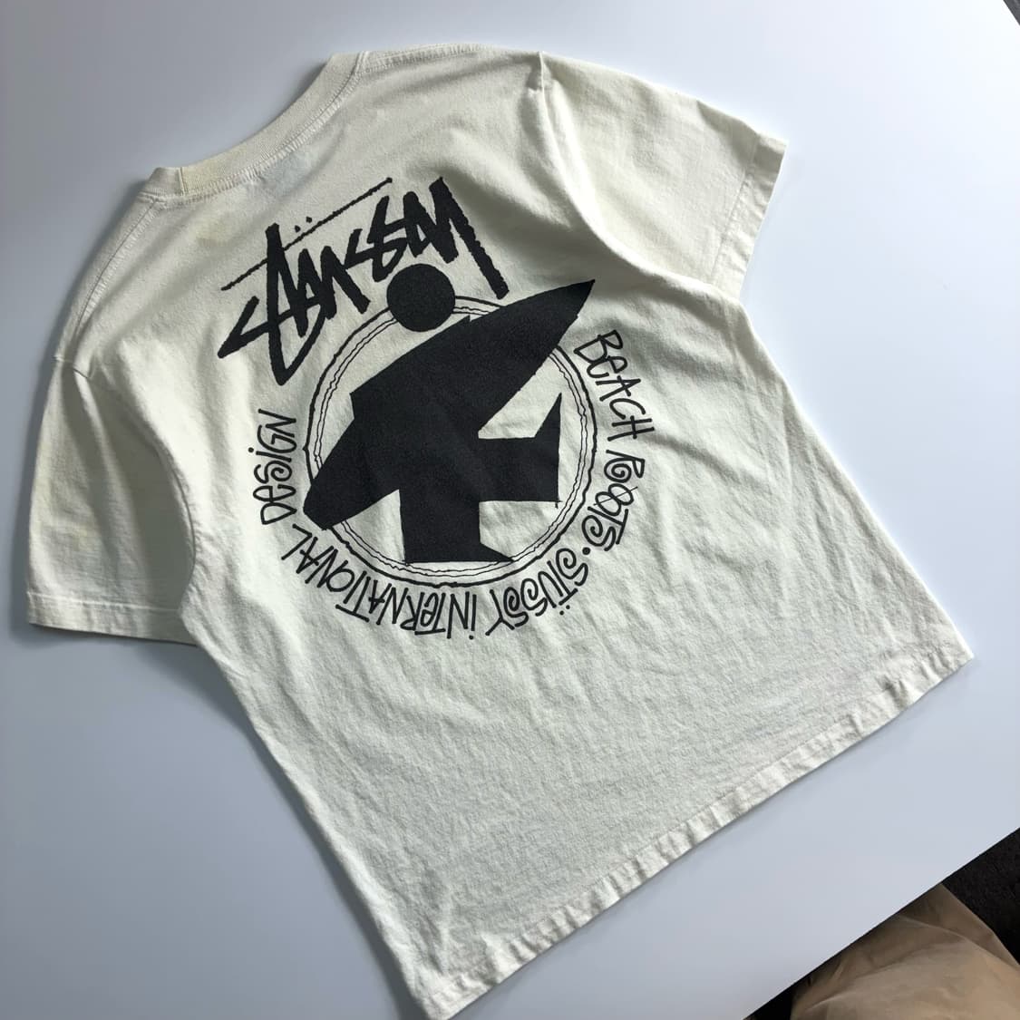 Stussy  스투시 비치 루트 화이트 반팔 티셔츠  상품이미지1
