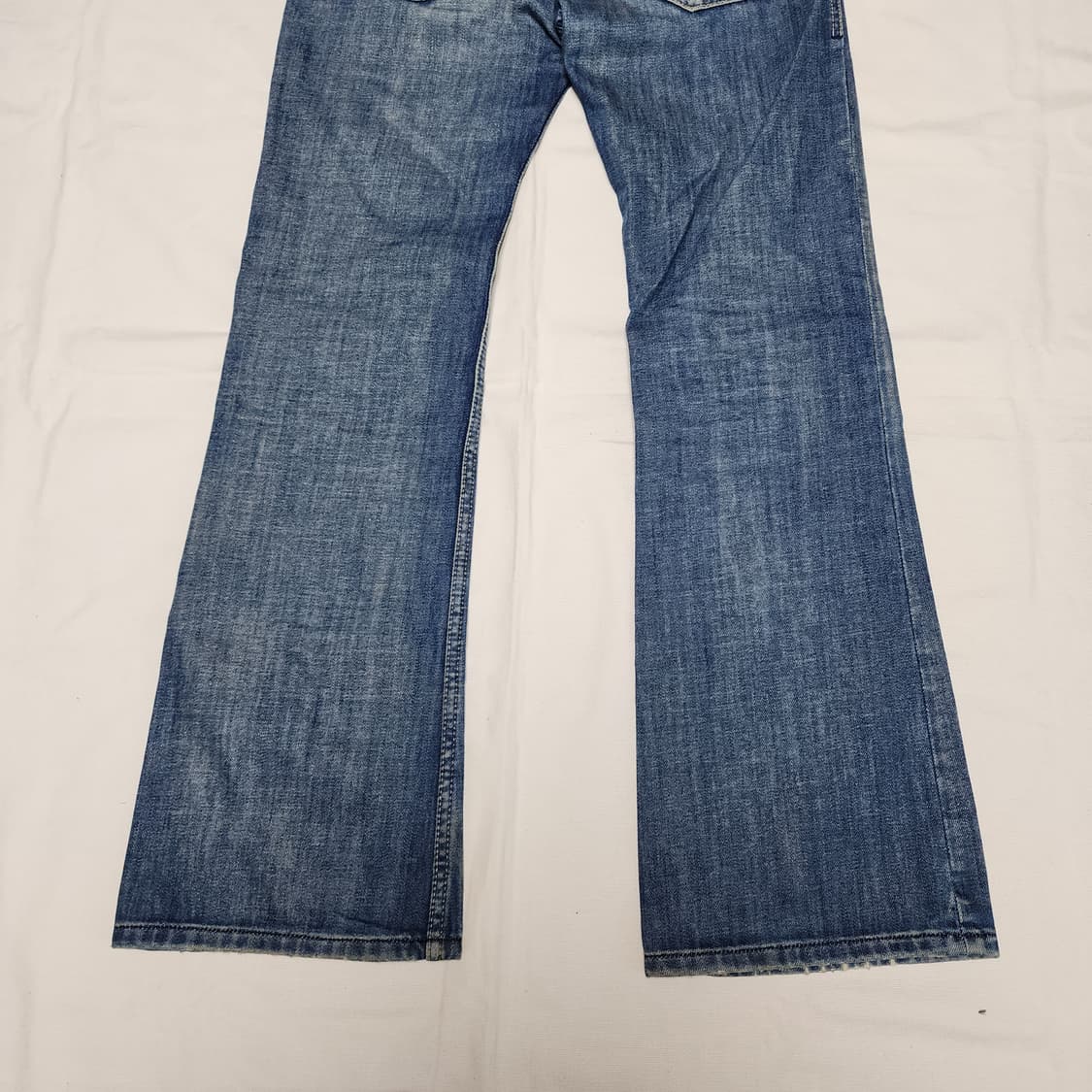 DIESEL ZATHAN 디젤 워시드 플레어 부츠컷 데님팬츠 상품이미지7