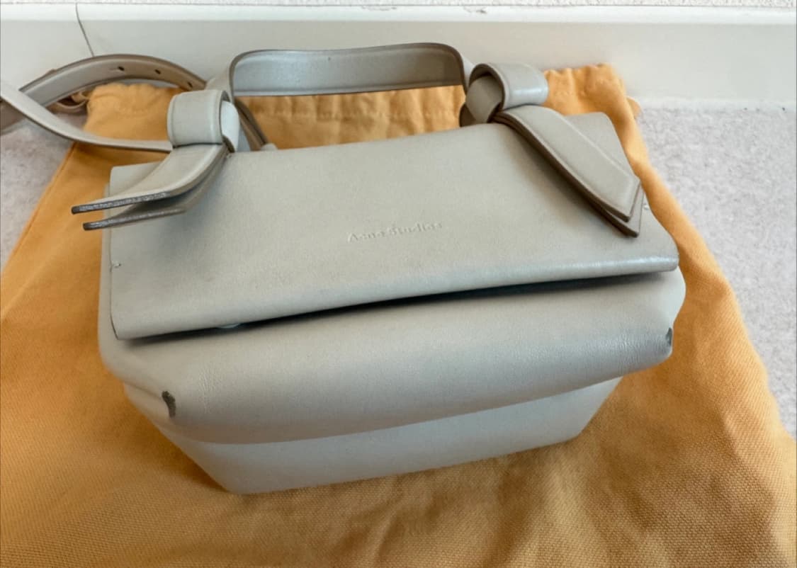 아크네스튜디오 무수비 크로스백 상품이미지2