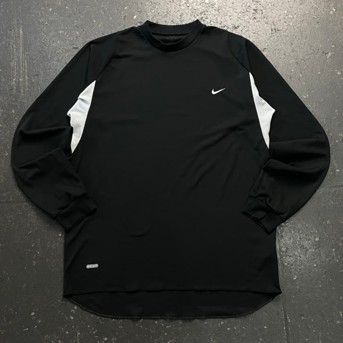 105 나이키 드라이핏 롱슬리브  상품이미지1