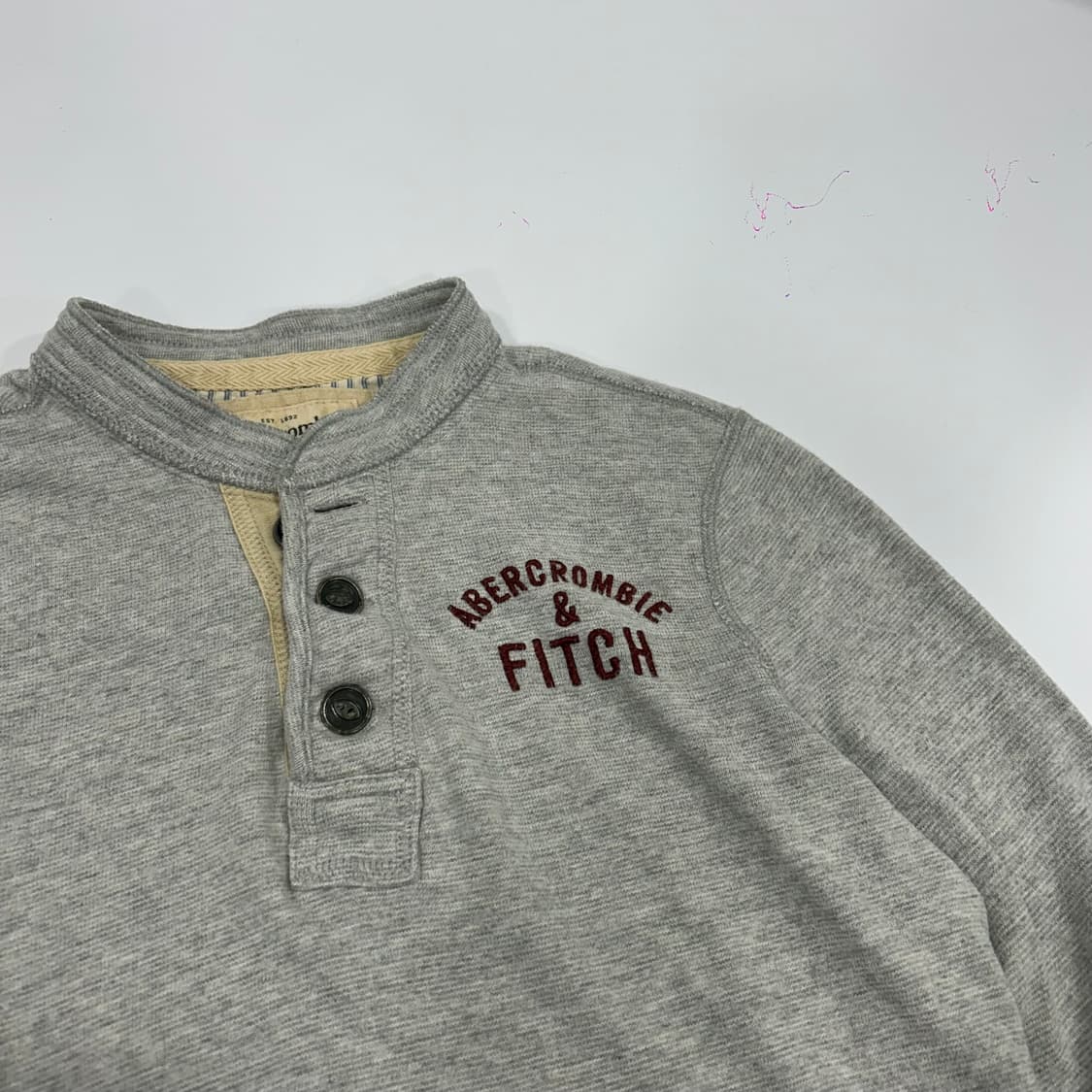 Abercrombie 아베크롬비 그레이 헨리넥 롱슬리브 상품이미지4