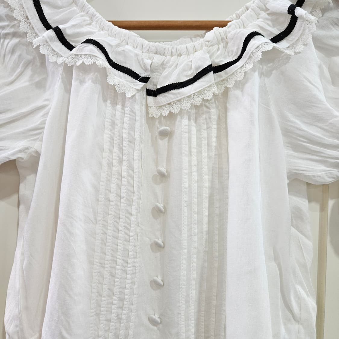 화이트 레이스 셔링 블라우스 상품이미지4