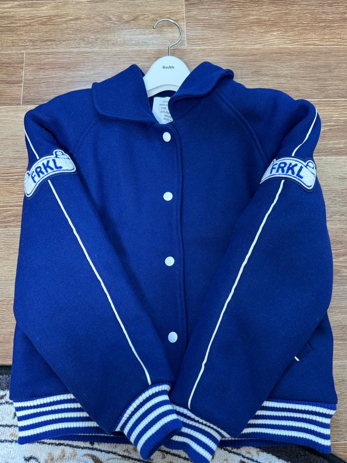 프레클 레글런 바시티 자켓 블루 s freckle 상품이미지8
