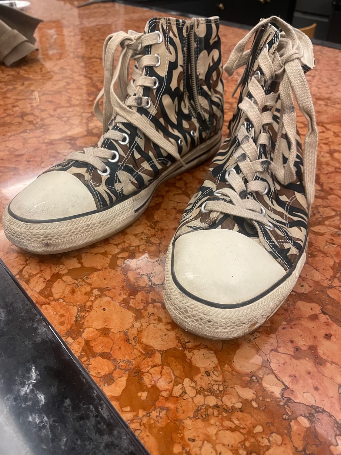 넘버나인 2004aw 트라이벌 하트 스니커즈 상품이미지1