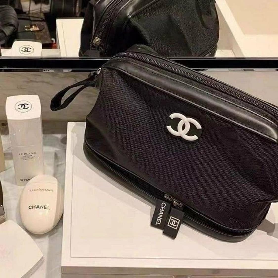 샤넬뷰티 화이트 로고 빅 파우치 클러치 블랙  상품이미지5