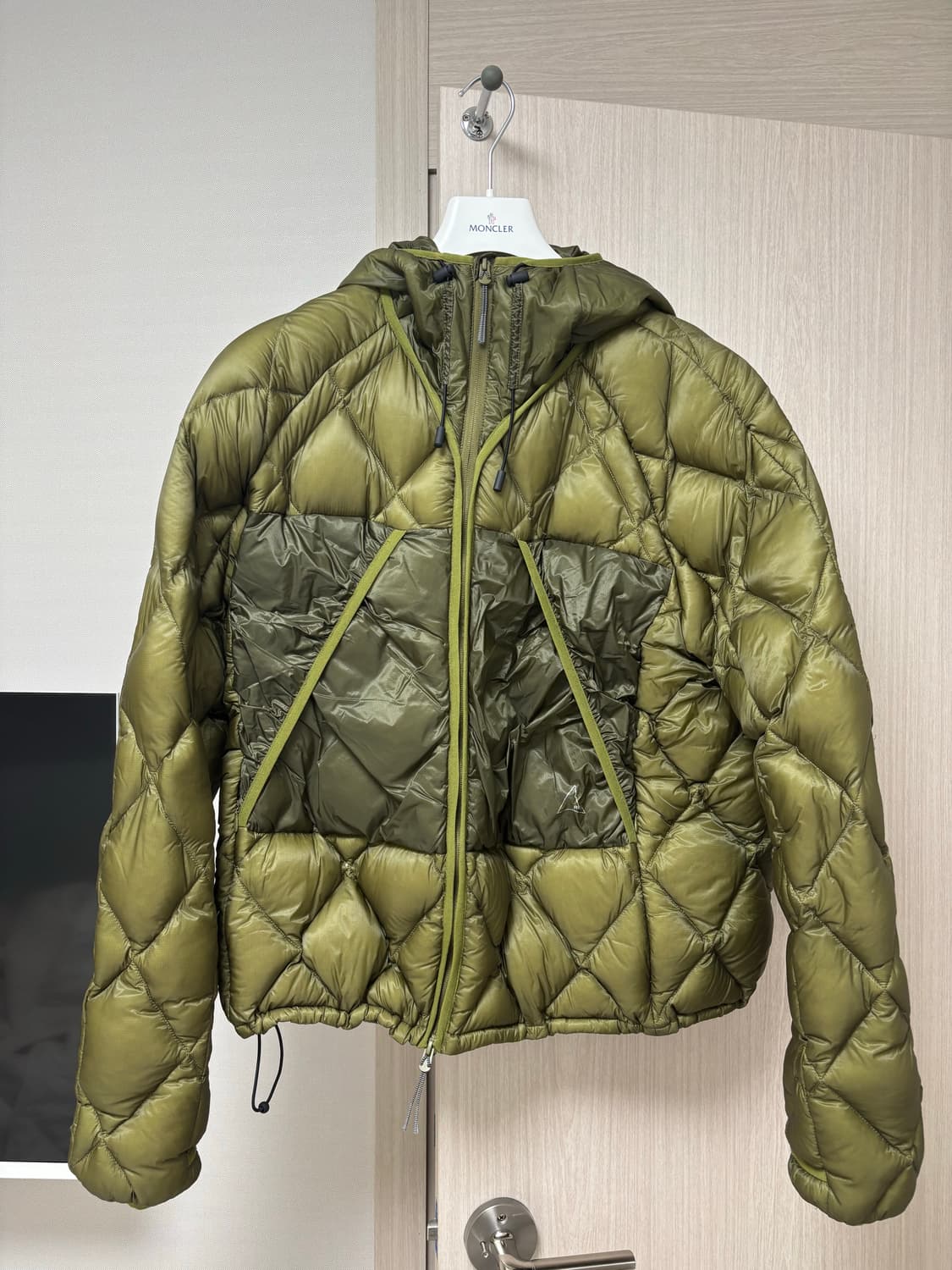 로아하이킹 라이트다운 자켓 상품이미지1