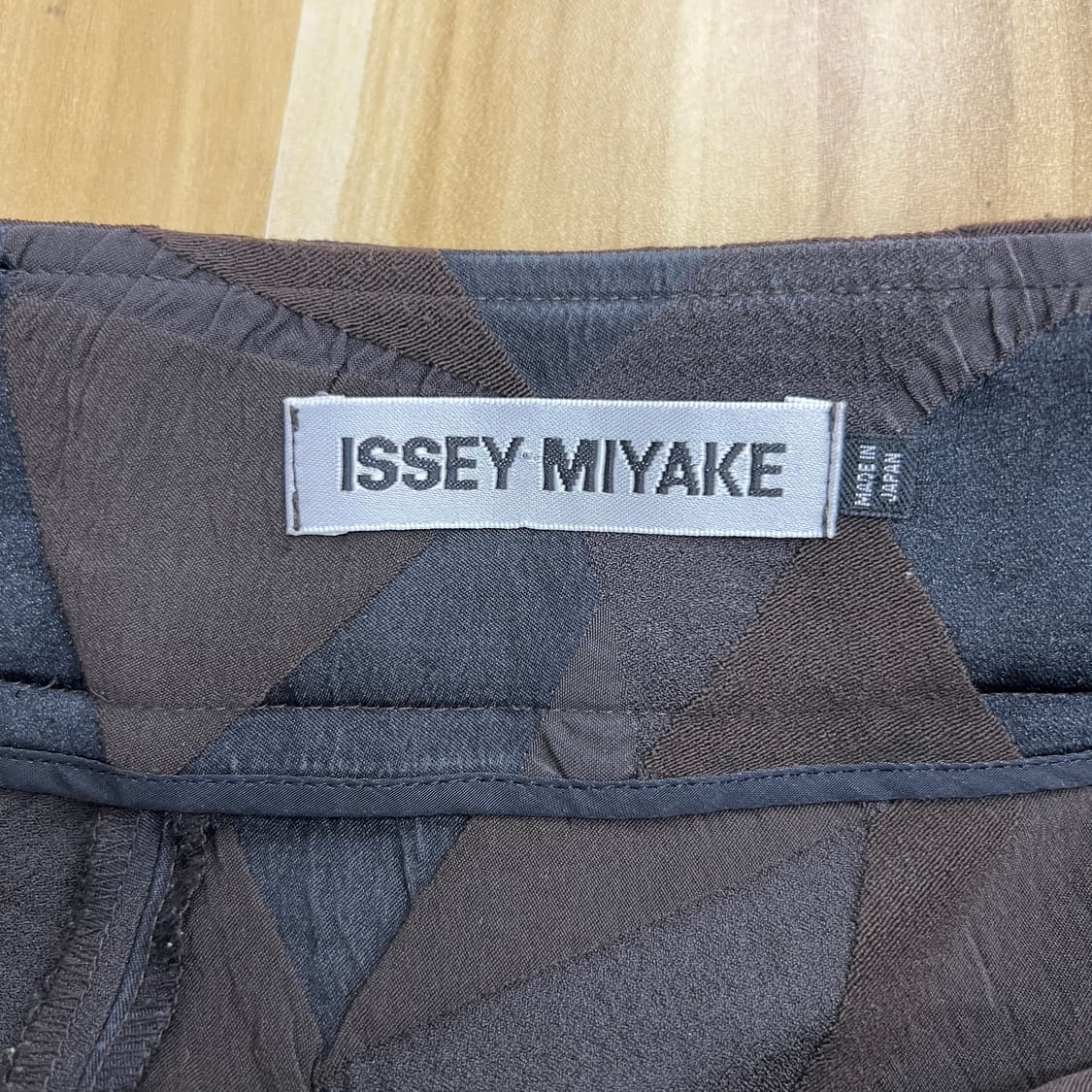 90's 이세이미야케 입체 자카드 스트레치 팬츠 상품이미지4