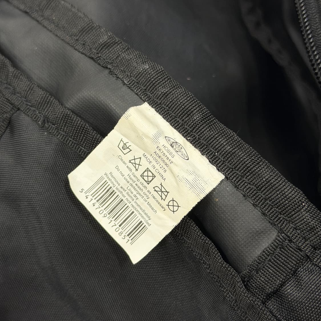 이스트팩 빈티지 스트라이프 반달백 크로스백 가방 상품이미지5