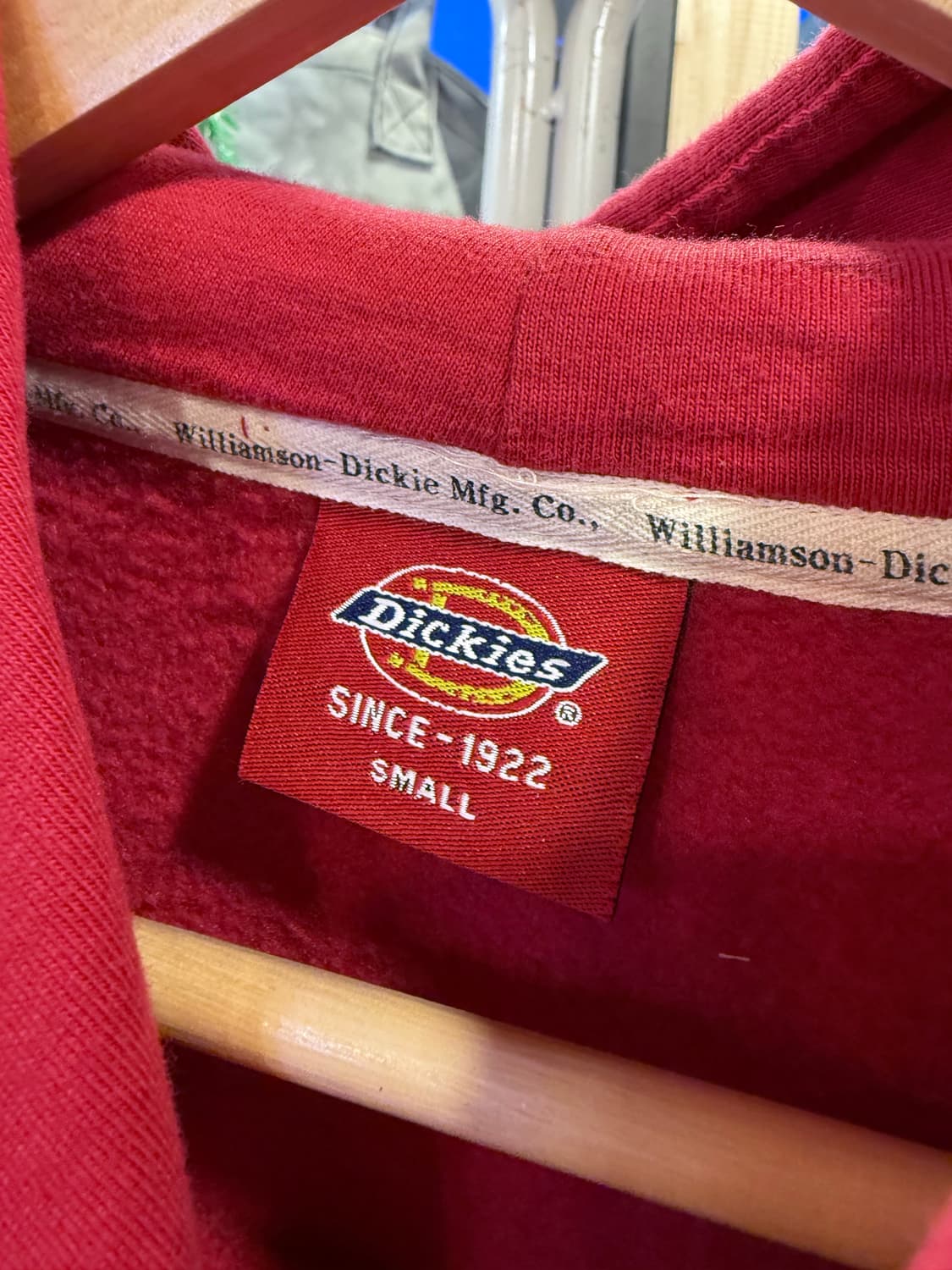 디키즈 레드 크롭 후드티 상품이미지2