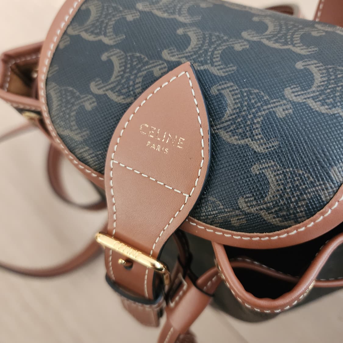 셀린느 폴코 백팩 상품이미지8