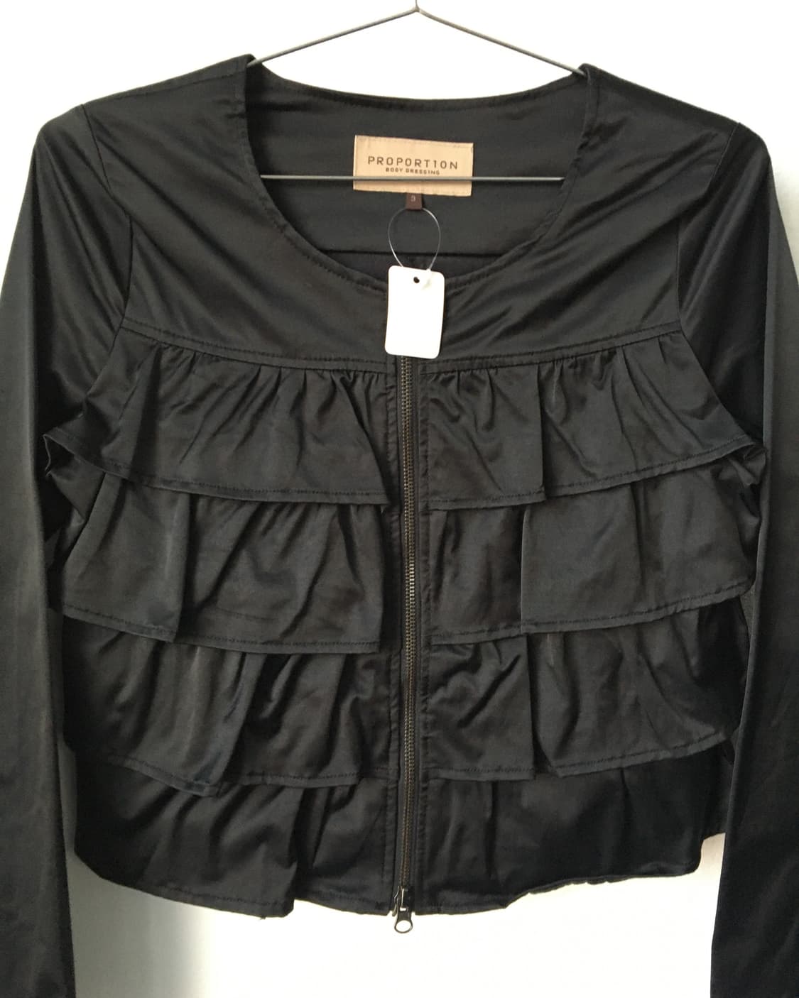 Frill layer glossy jacket 상품이미지3