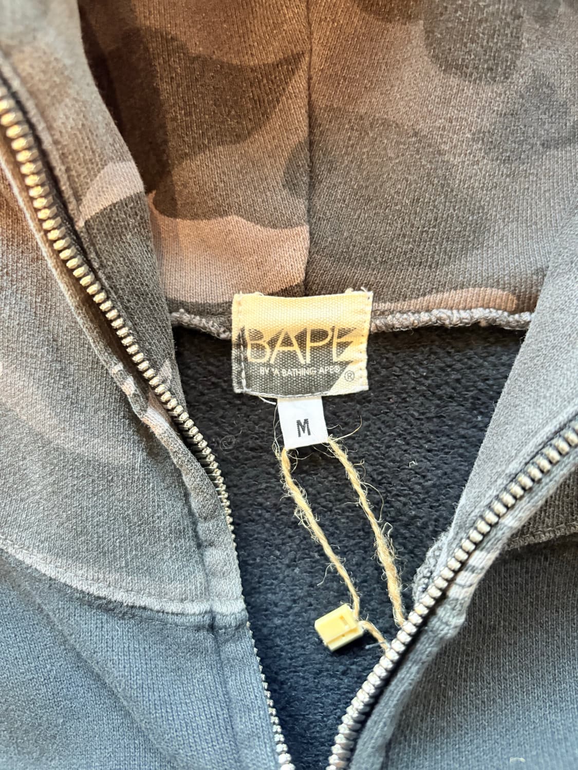 Vintage BAPE Zip-up Hoodie 상품이미지3