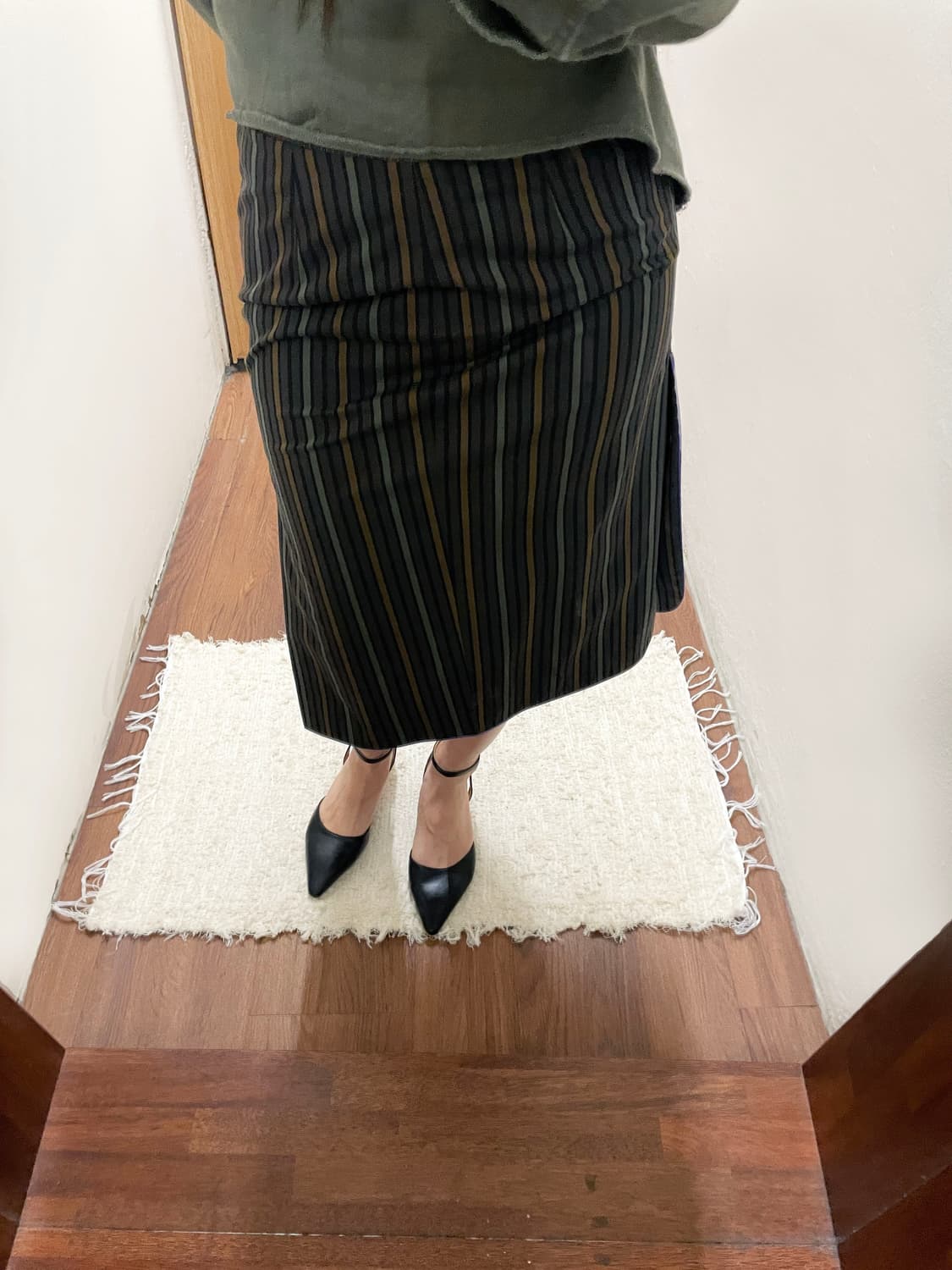 에트로 미디 스커트 스트라이프 절개 배색 디테일 딥그린 상품이미지1