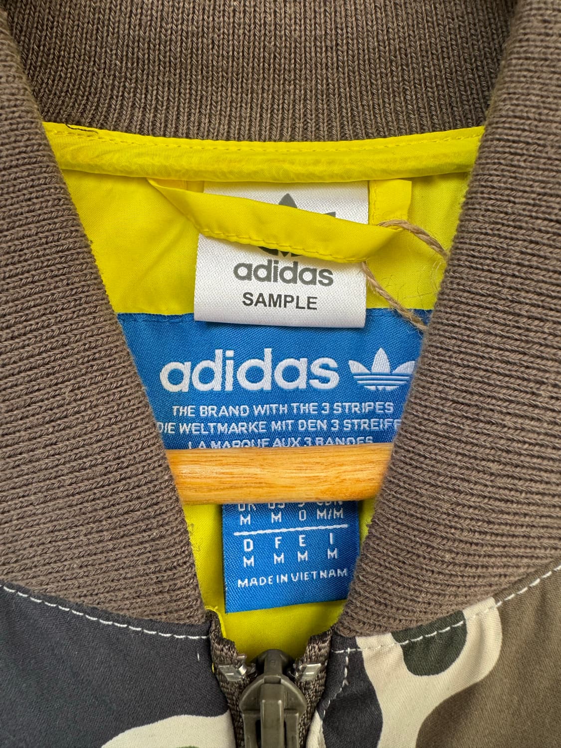 아디다스 서울 플라이트 카모 오버핏 봄버 패딩 자켓 M 상품이미지6