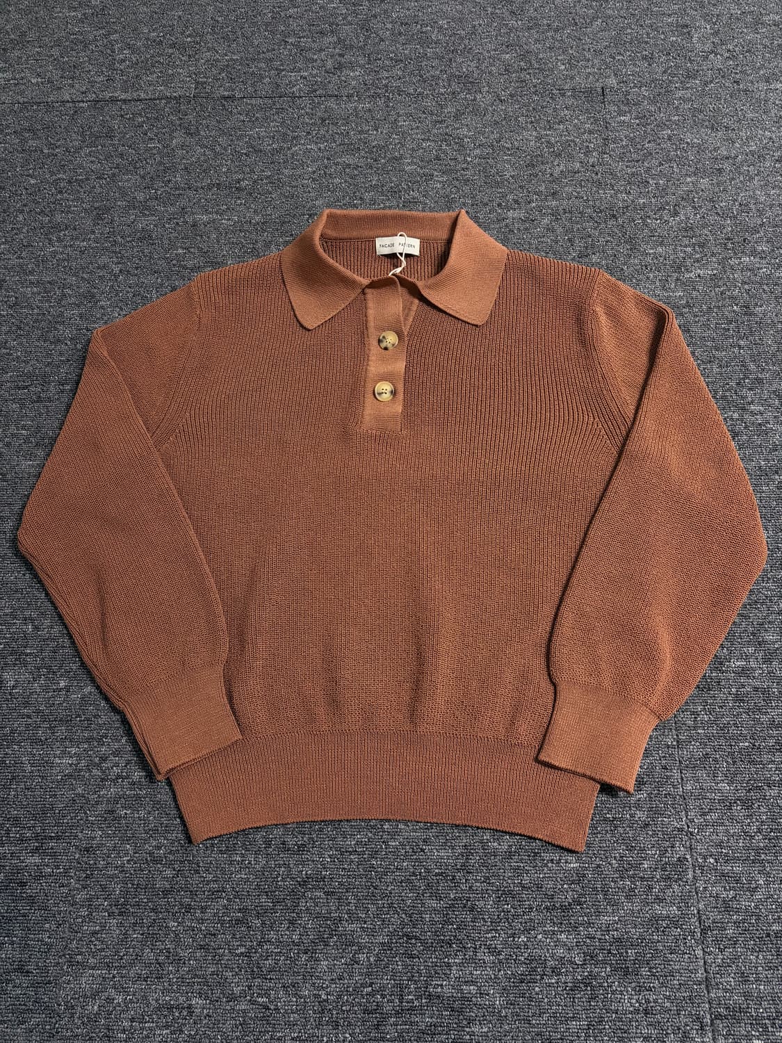 파사드패턴 버튼업 카라 니트 새상품 상품이미지1