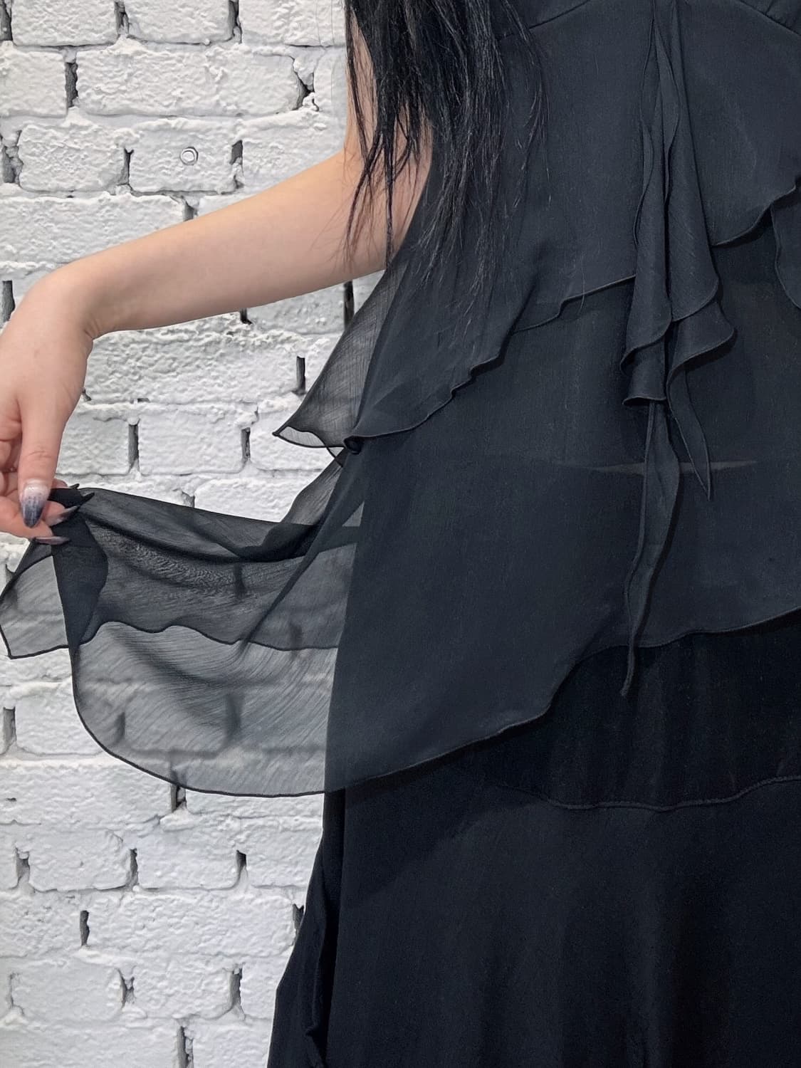 Asymmetric Ruffle Halter Blouse 상품이미지3