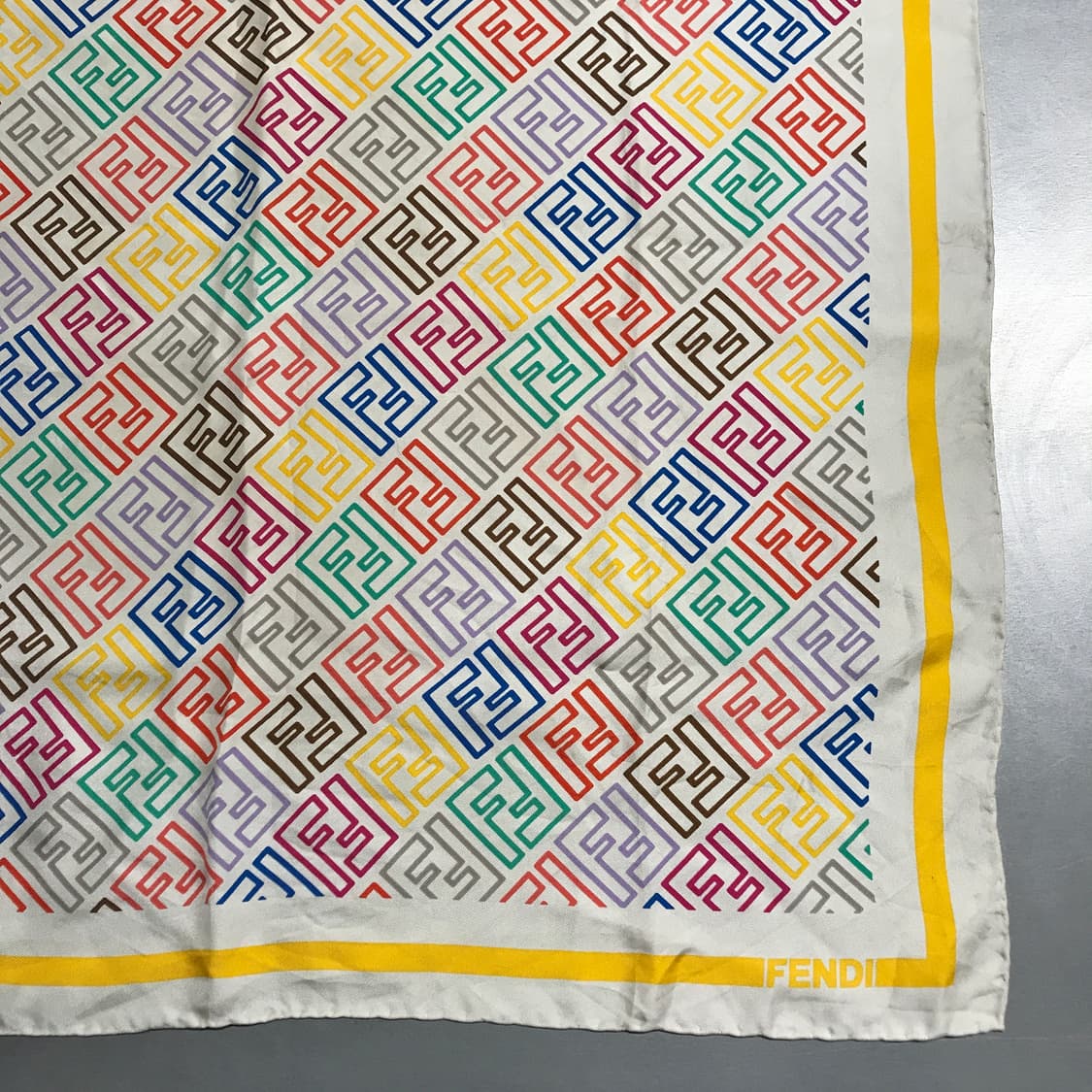 펜디 로고 실크 스카프 상품이미지3