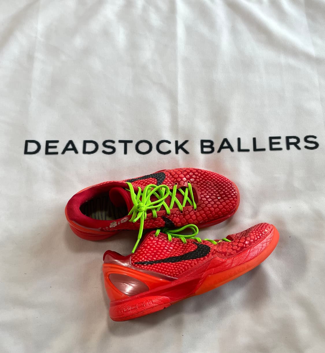 코비6 프로트로 리버스그린치 상품이미지1