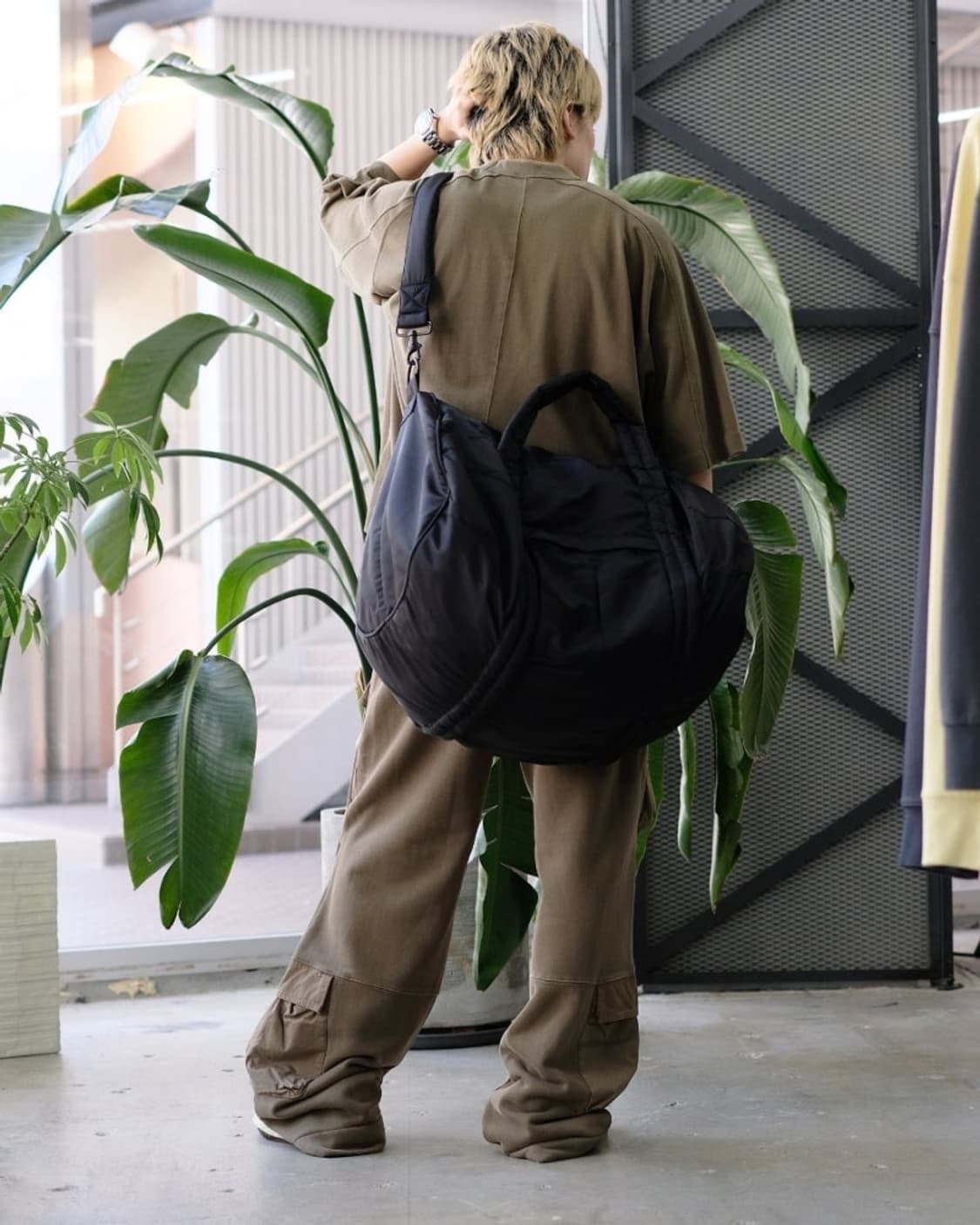 [급처] 엔타이어스튜디오 더플백 블랙 상품이미지5