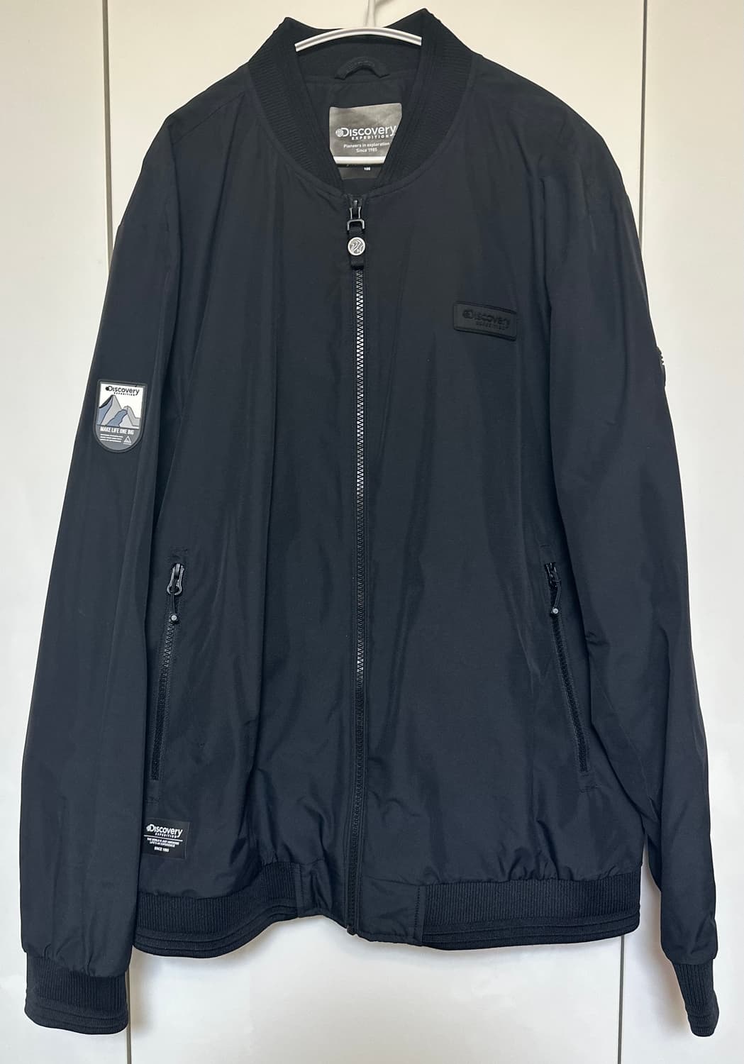 디스커버리 익스페디션 블랙 봄버 자켓 상품이미지1