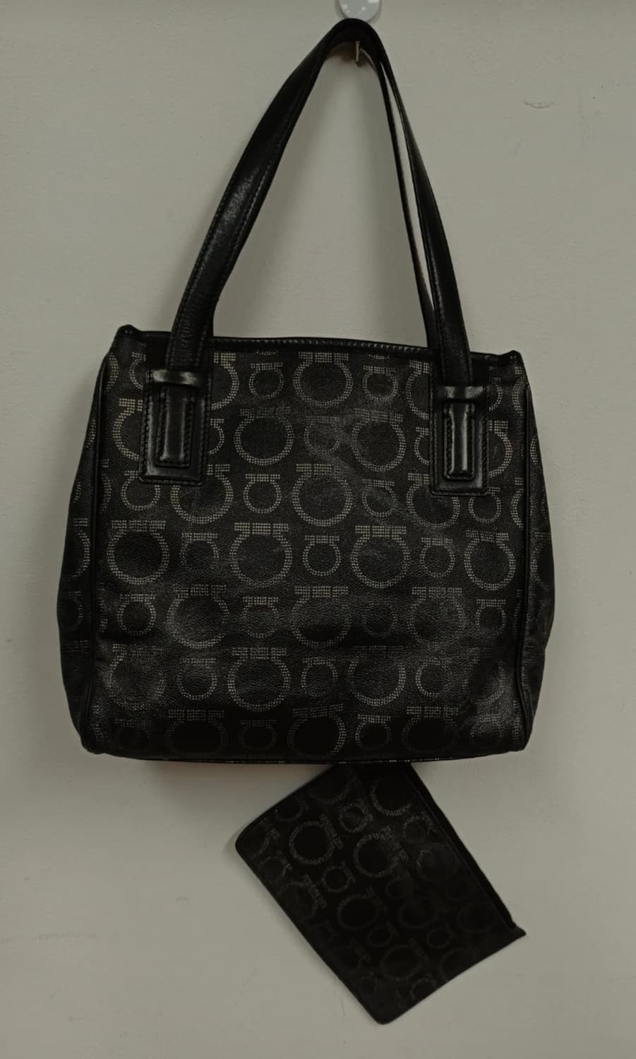 페라가모 간치니 토트백 + 파우치 세트 24*24*7 상품이미지2