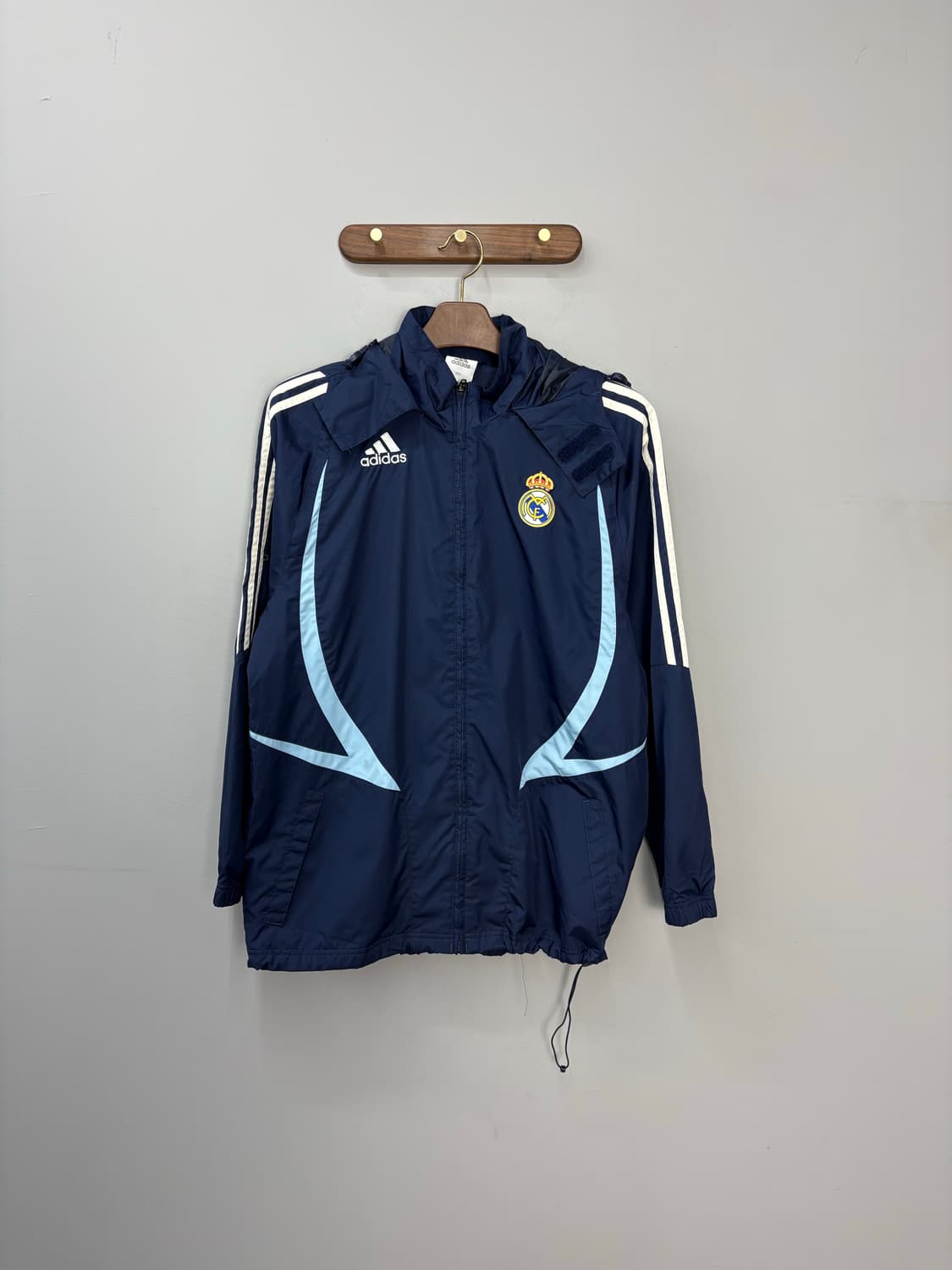 아디다스 레알 마드리드 후디 바람막이자켓 A2893 상품이미지2