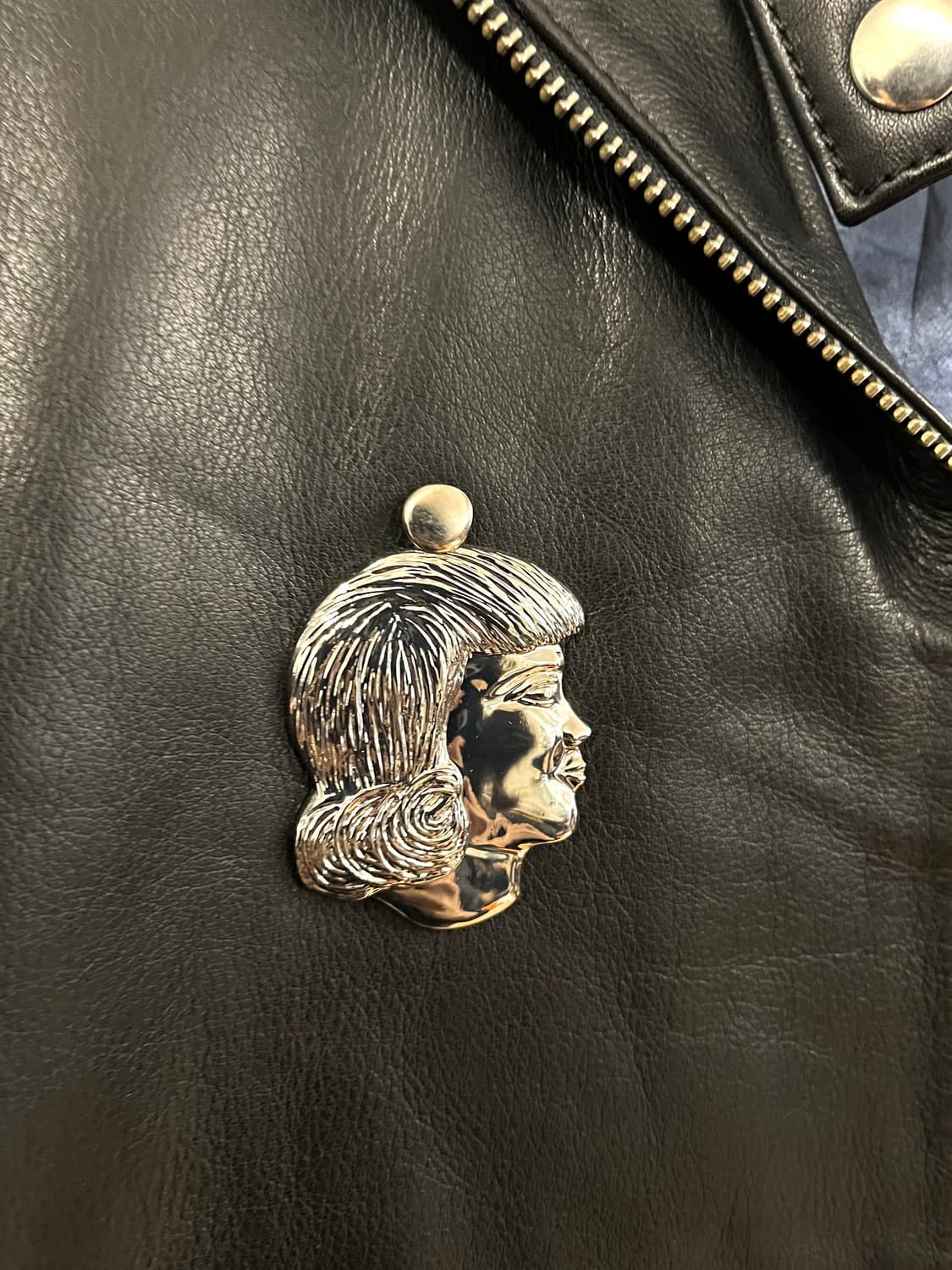 쵸포바 로위나 2023AW 런웨이 카라비나 레더 자켓 상품이미지5