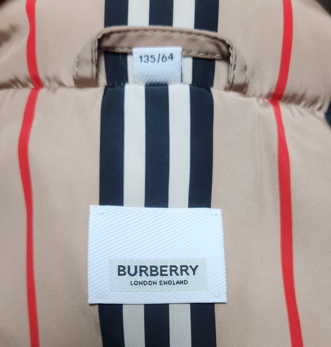 버버리 키즈 스트라이프 패턴 패딩 점퍼 8Y (7-8세추천) 상품이미지5