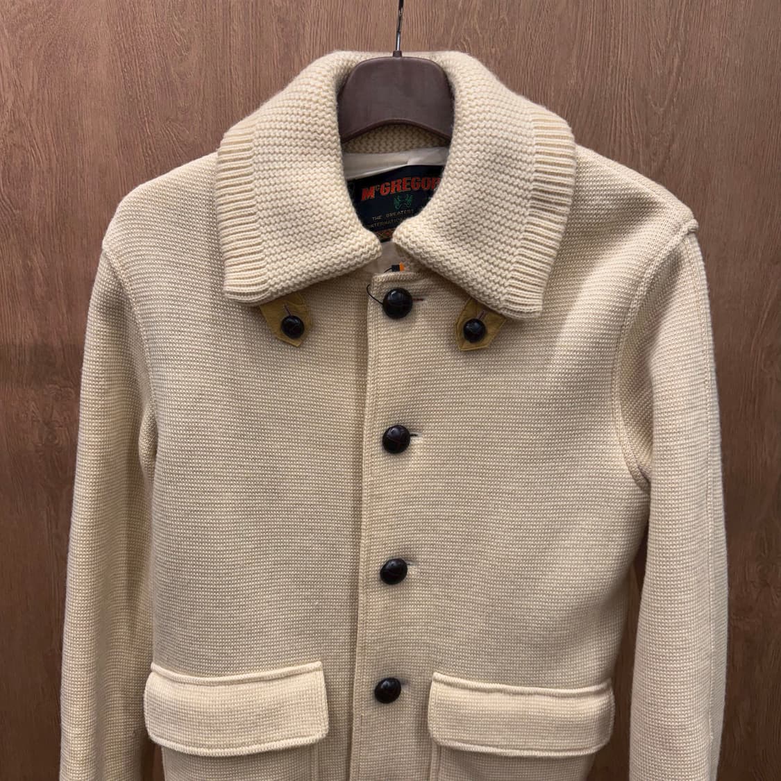 맥그리거 니트 자켓 숄 카라 사이드 버튼 스트랩 디테일 아이보리 상품이미지4
