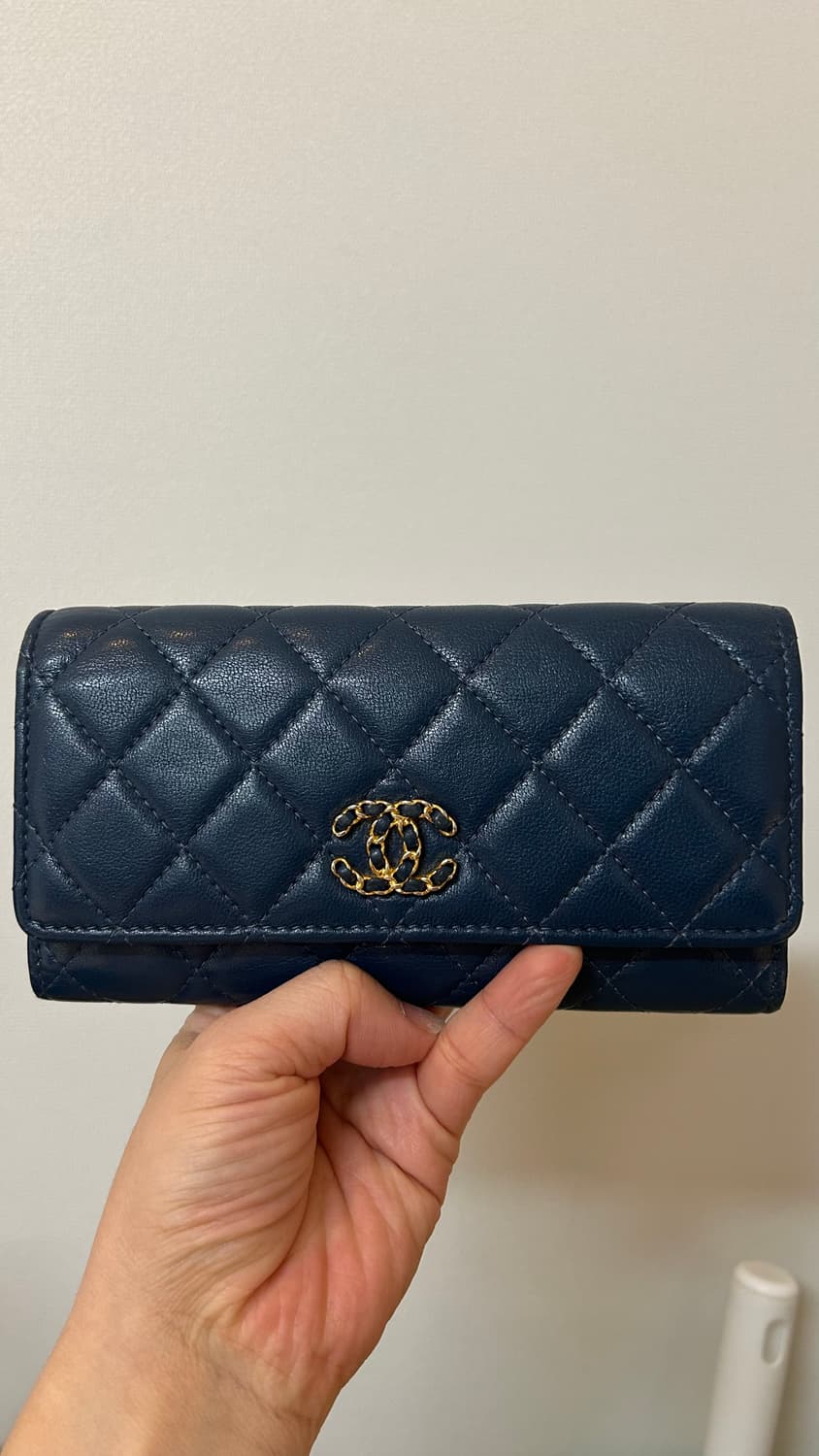 샤넬 다크네이비 중지갑 상품이미지8