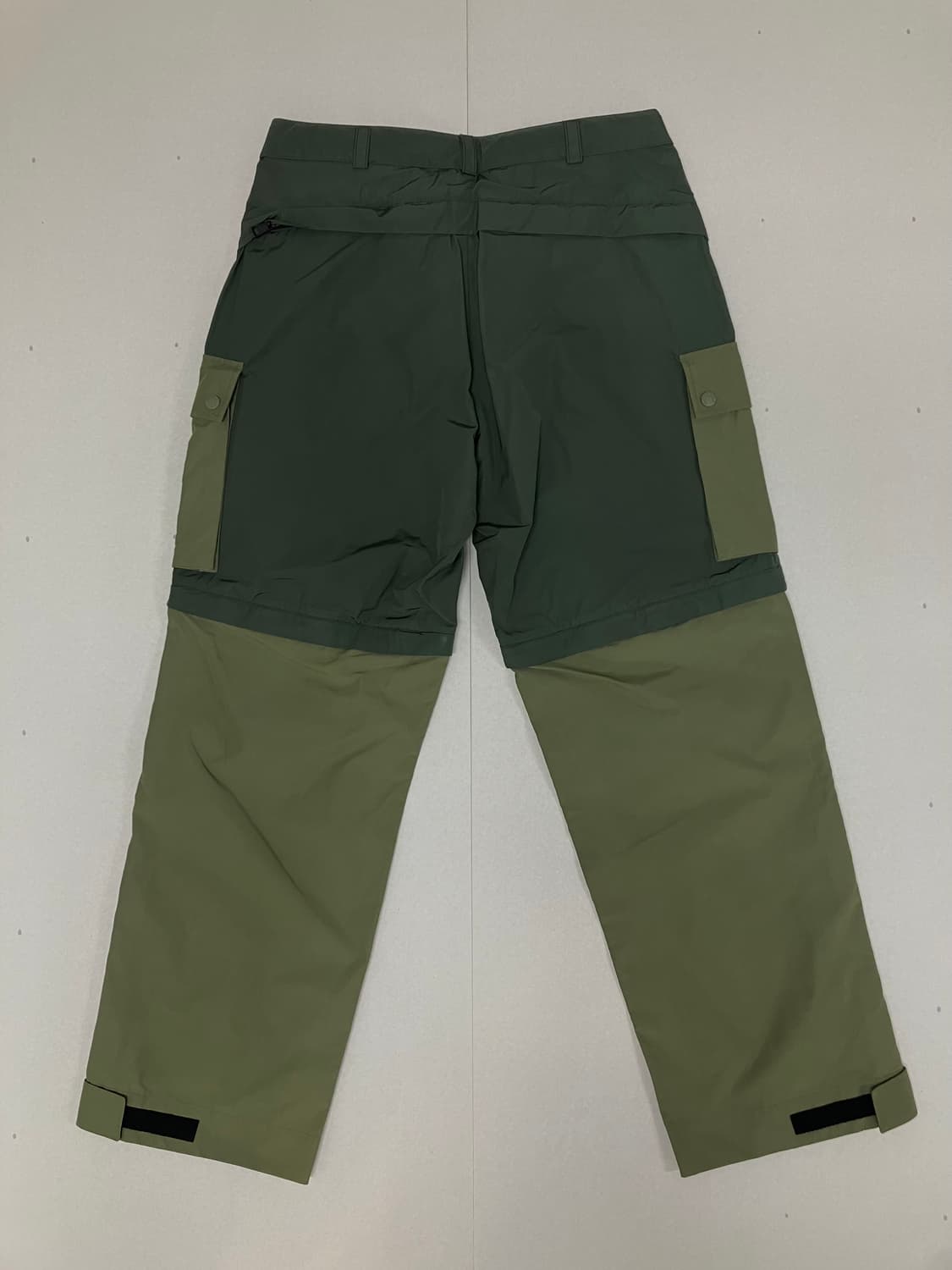 몽클레르 X 퍼렐 윌리엄스 카고 팬츠 올리브 그린 48사이즈 상품이미지2