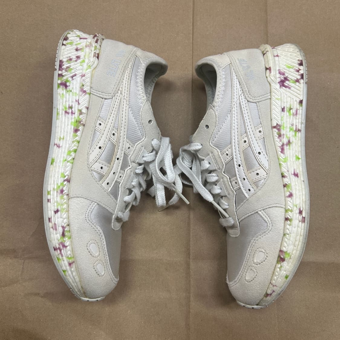 아식스 운동화 240mm 아식스 타이거 젤라이트 화이트 1193A074 상품이미지4