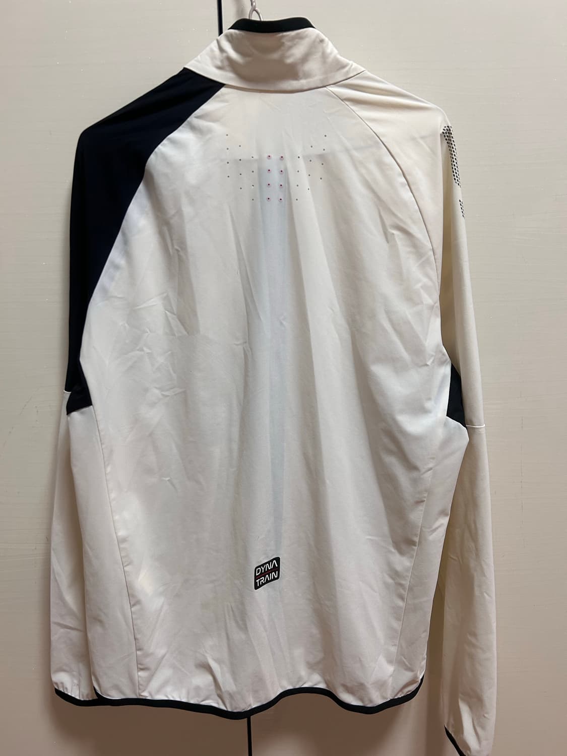 다이나핏 화이트 져지 바람막이 L(100) 상품이미지3