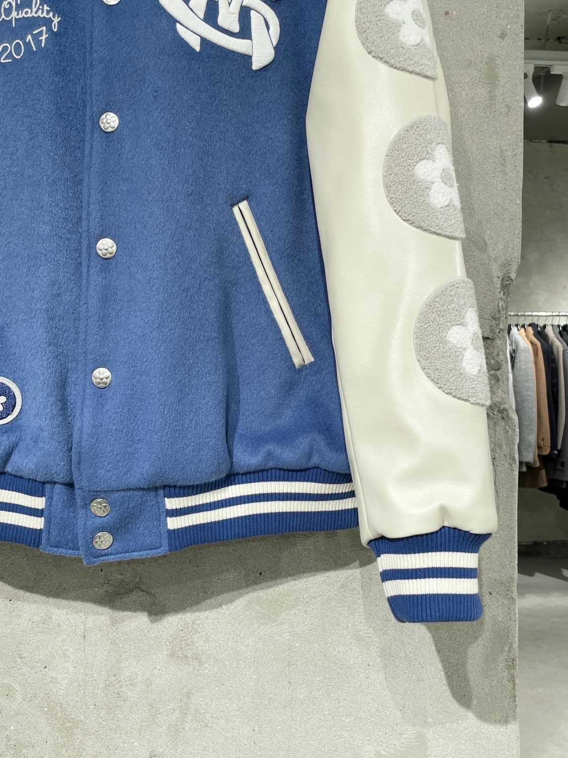 반디더핑크 x sm 엔터테인먼트 30주년 리미티드 에디션 바시티 자켓 상품이미지5