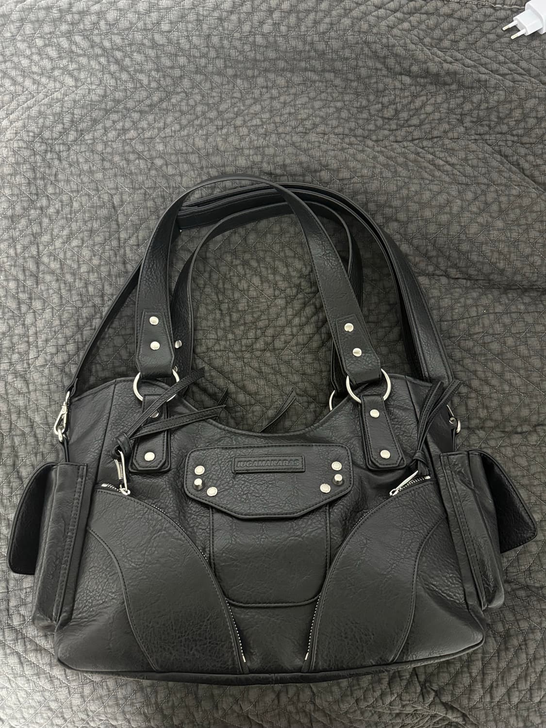 이우가마카라스 스터드 레더 숄더백 상품이미지1