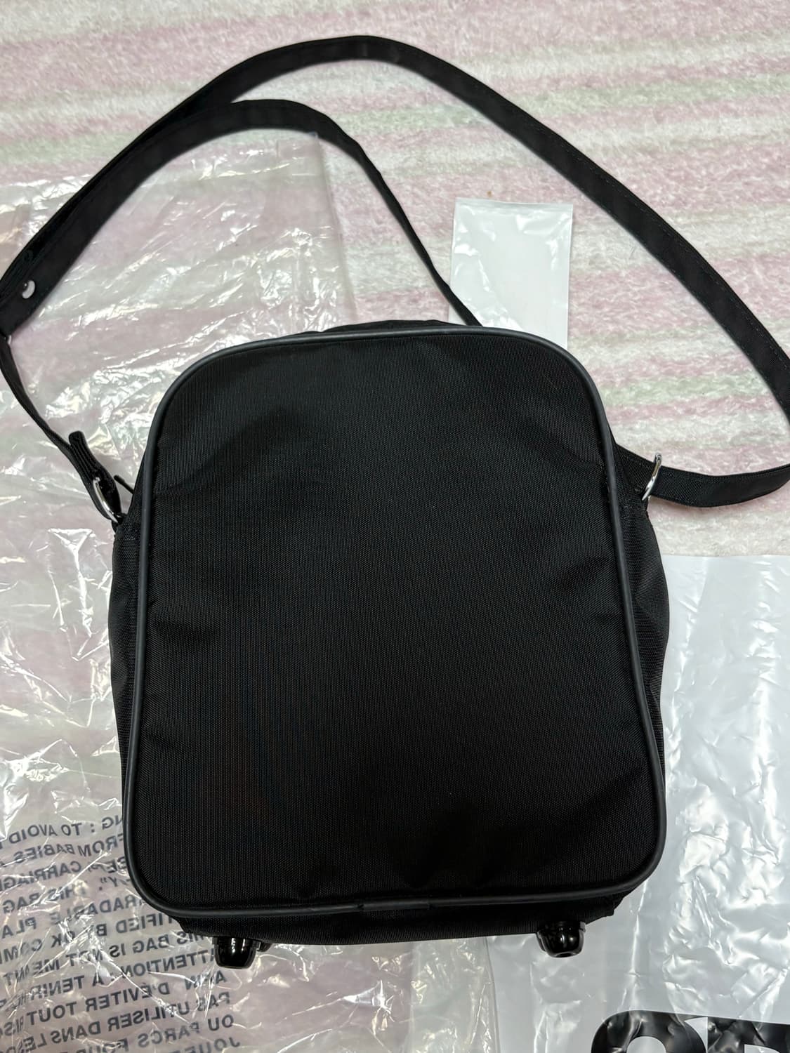 꼼데가르송 CDG 크로스백 (후쿠오카 매장 구매) 상품이미지4