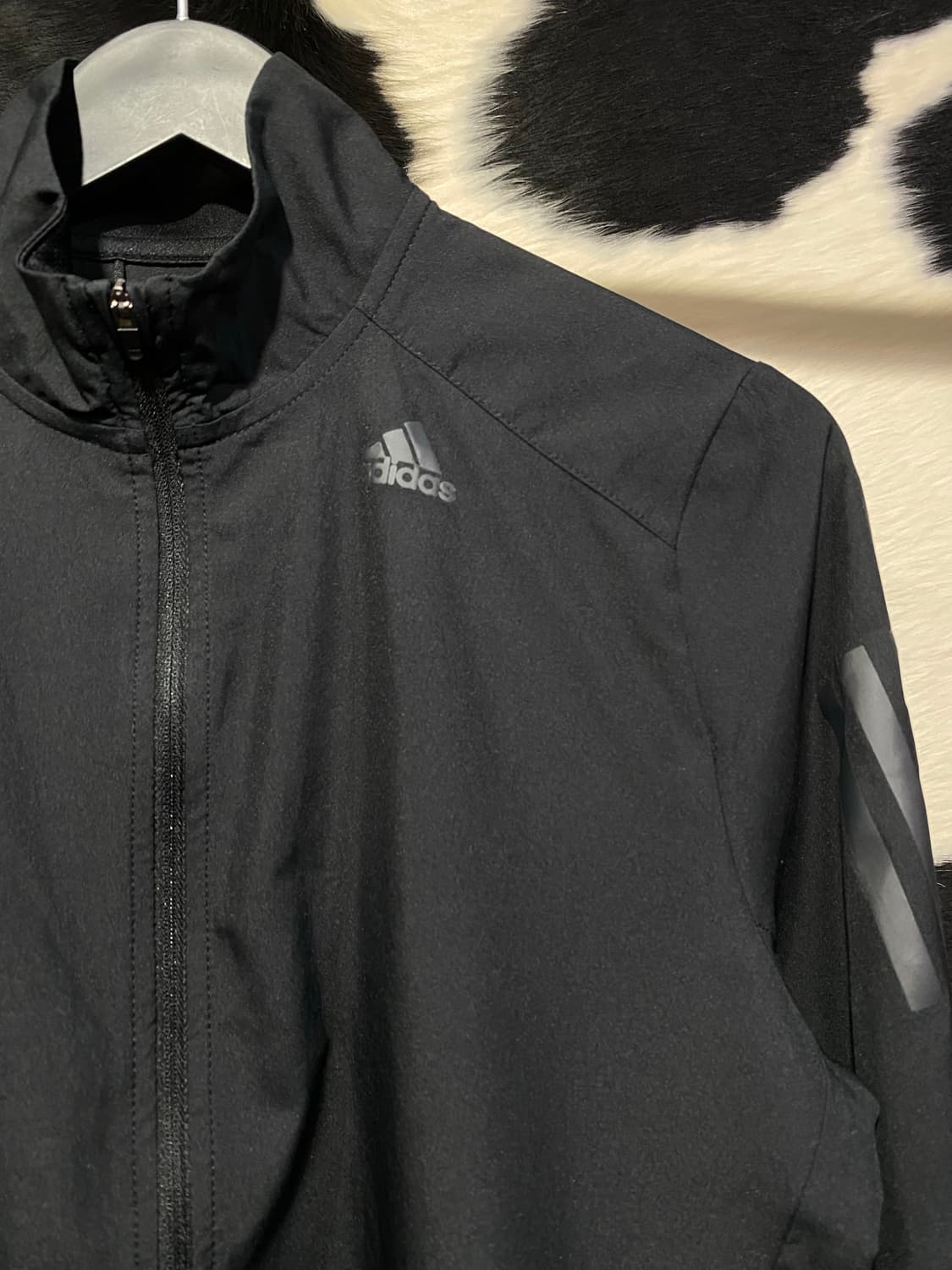 Adidas 사이드 로고 슬림핏 런닝 바람막이 상품이미지3