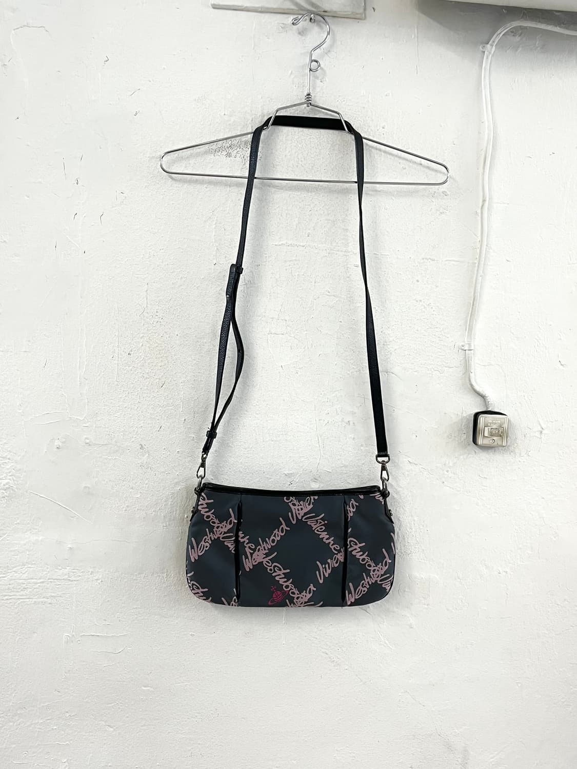 비비안웨스트우드 오알비 자가드 크로스백 상품이미지10