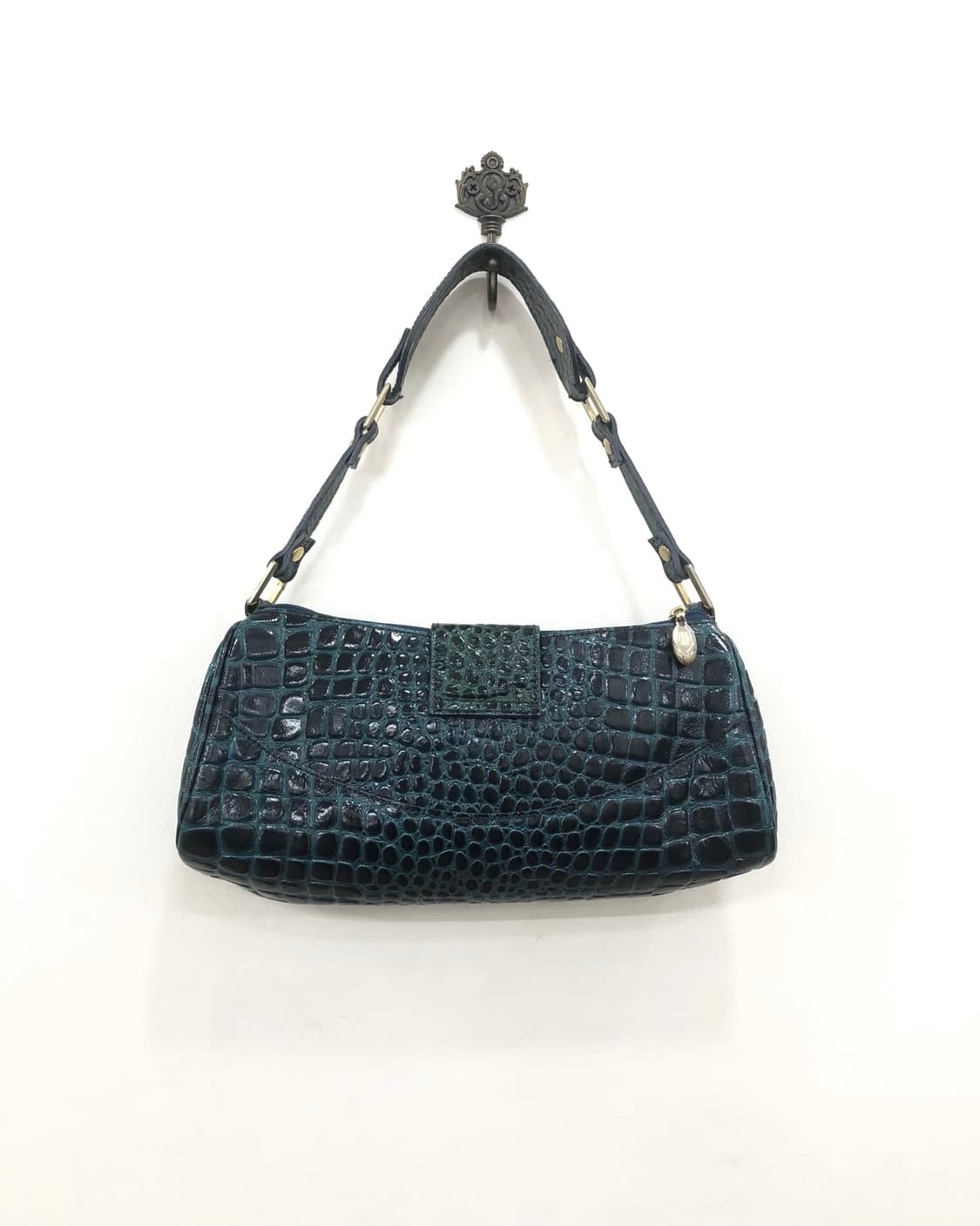 deep blue croc buckle shoulder bag 상품이미지4