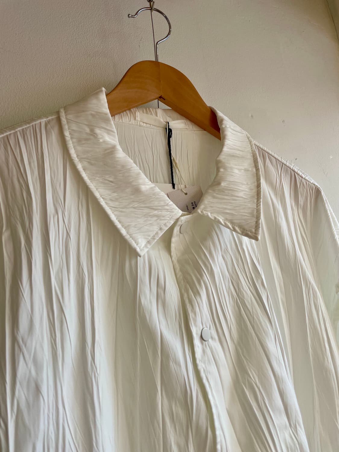 쿠온 플리츠 코치 자켓 상품이미지2