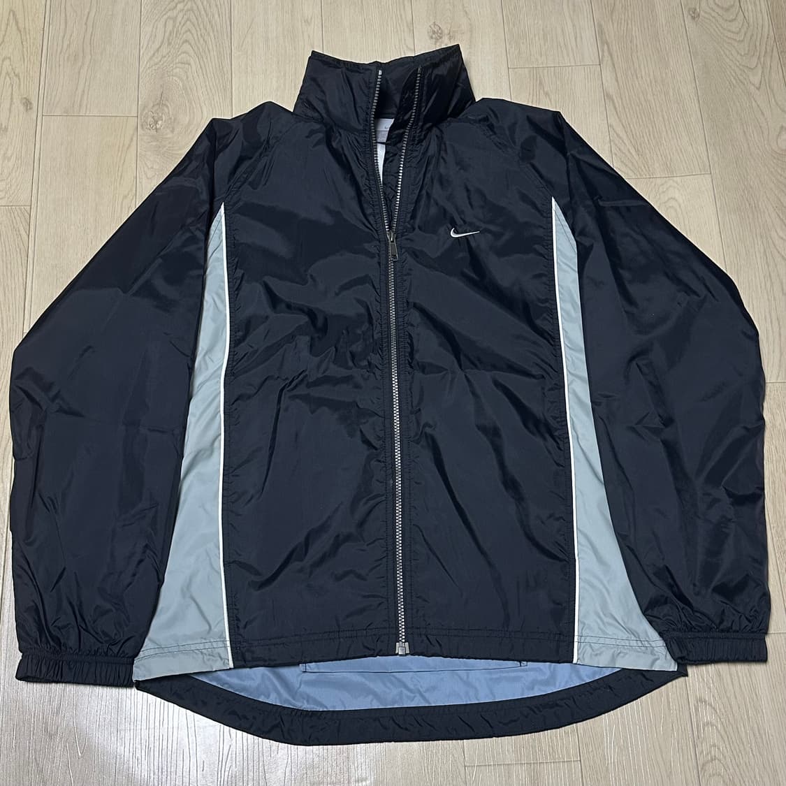 나이키 스우시 블랙 바람막이 상품이미지1
