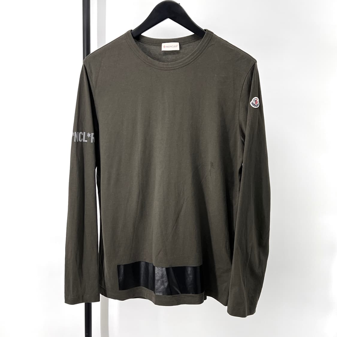 [L사이즈] 몽클레어 로고 긴팔 롱슬리브 티셔츠  상품이미지1