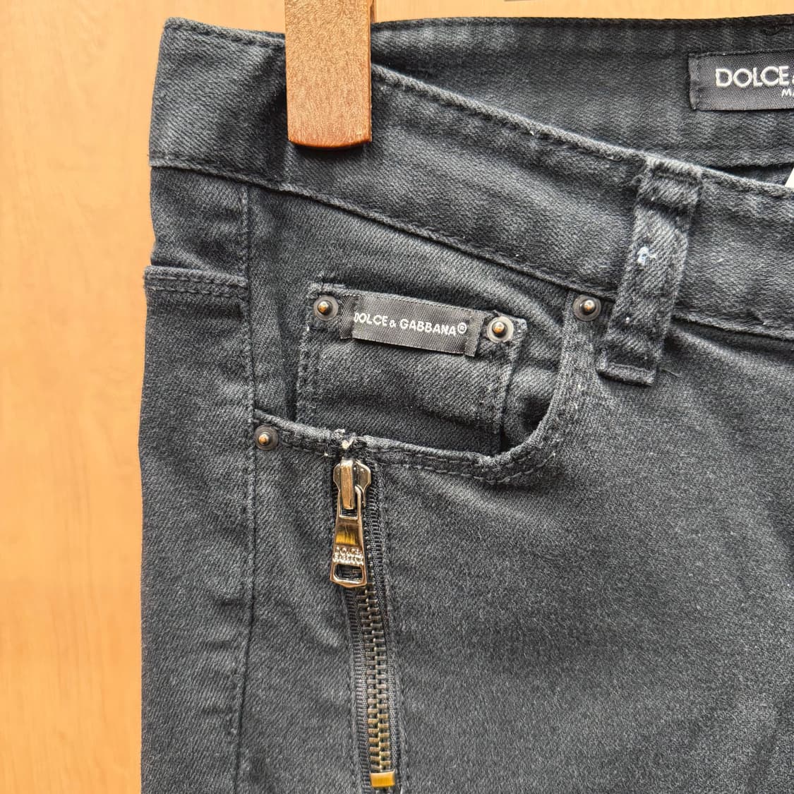 돌체앤가바나 데님 팬츠 지퍼 포켓 메탈 로고 디테일 슬림 스키니핏 블랙 상품이미지6