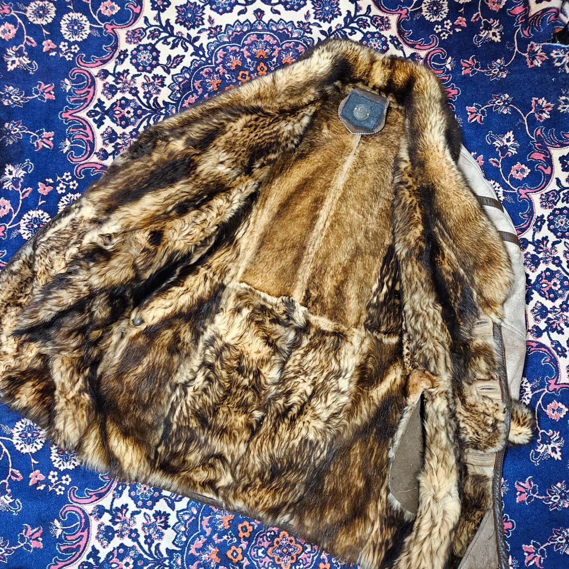 모플로비즈 90's 램스킨 사이드 라인 3버튼 무스탕 코트 상품이미지7