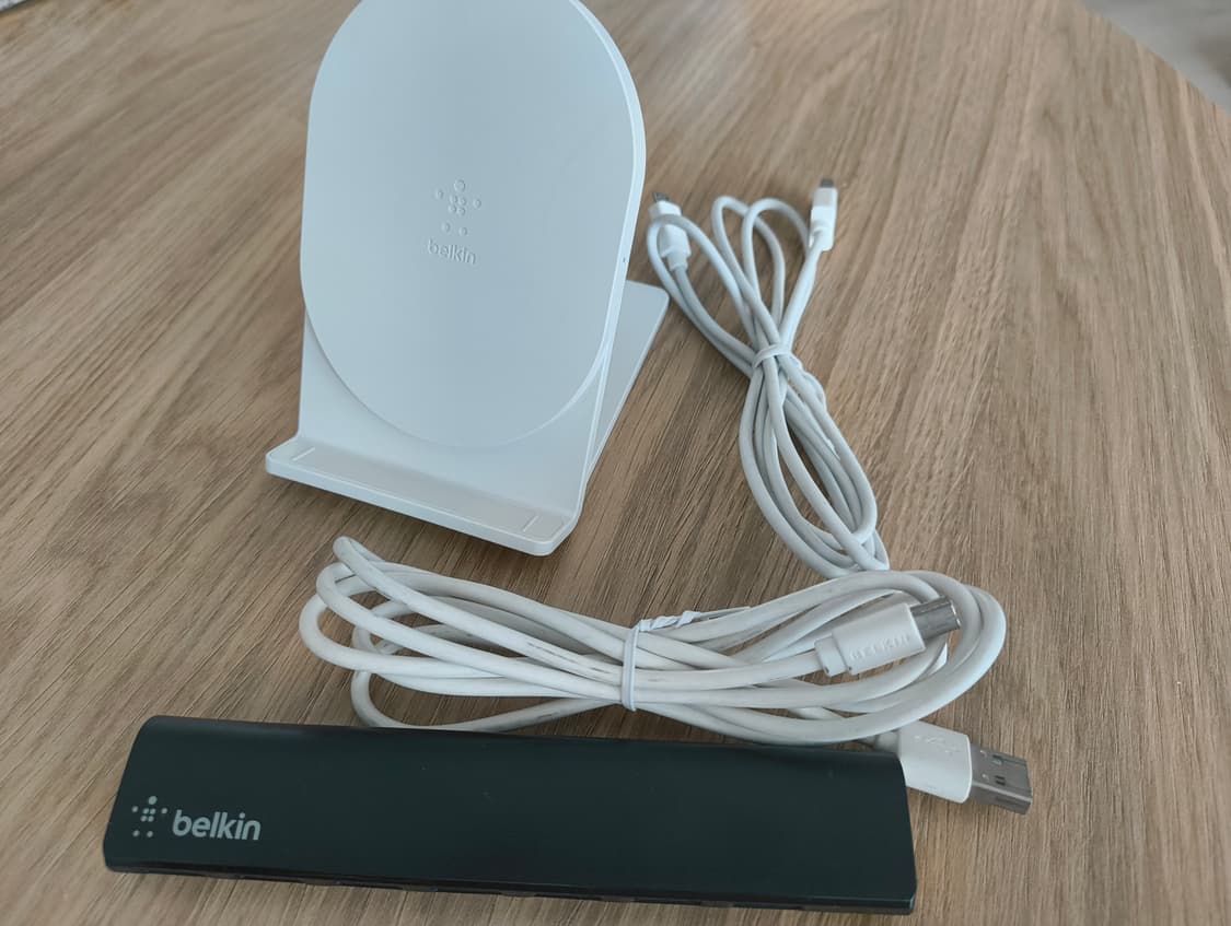 벨킨 무선 충전 스탠드 + 벨킨 7포트 USB 허브 일괄 상품이미지3