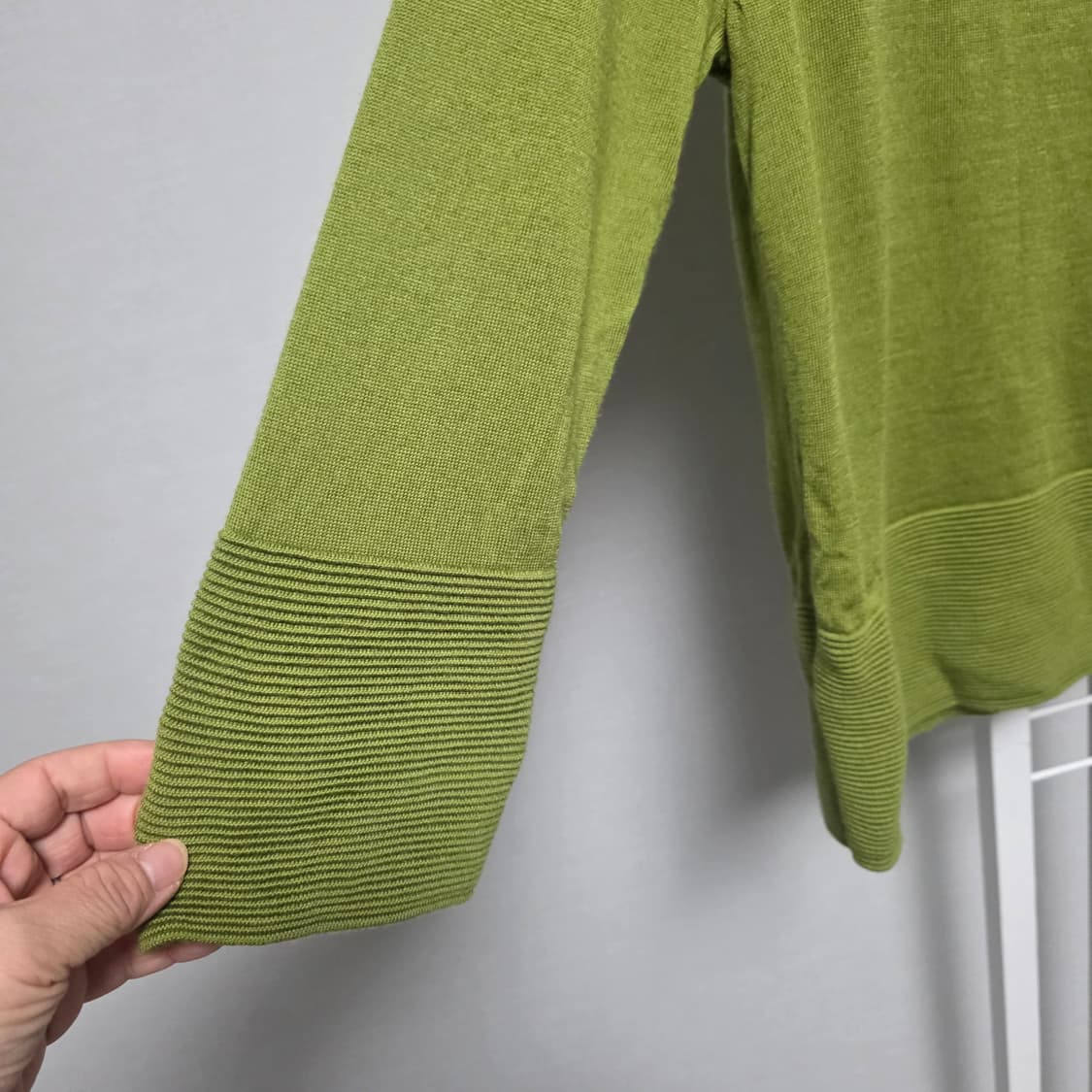 COS 코스 그린 니트 상품이미지3