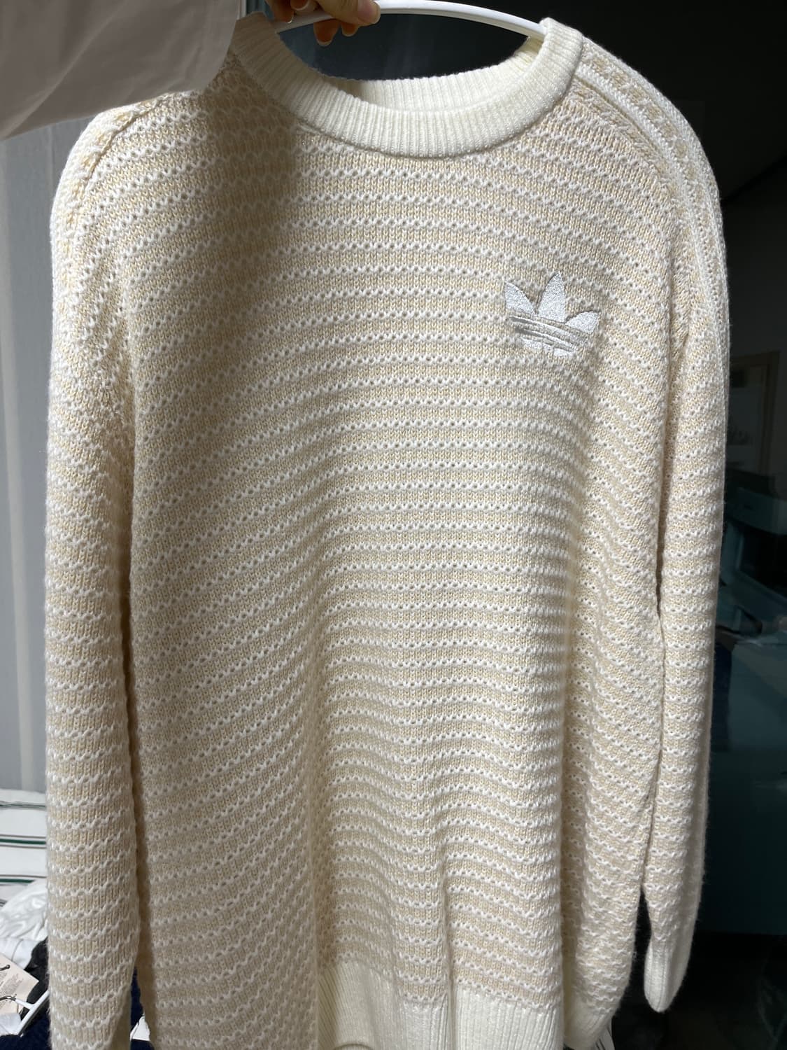 아디디스 홀리데이 아이보리 니트 상품이미지1