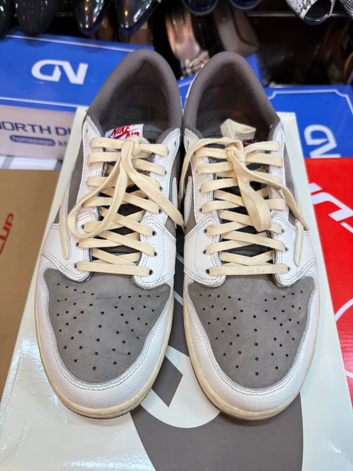 290 나이키 조던1 로우 OG 트래비스 스캇 리버스모카 상품이미지1