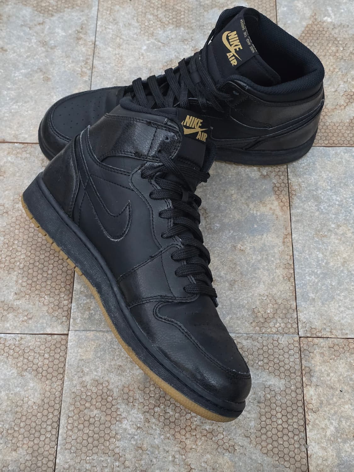 (250)나이키 조던 1 레트로 하이 블랙 검 스니커즈 상품이미지4